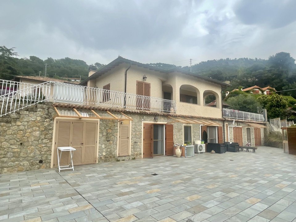 Se vende villa in zona tranquila Camporosso Liguria foto 6