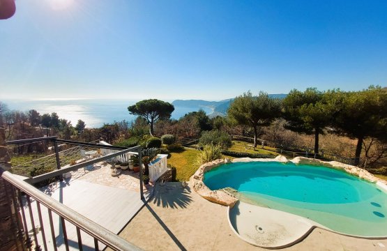 For sale Villa Quiet zone Alassio Liguria