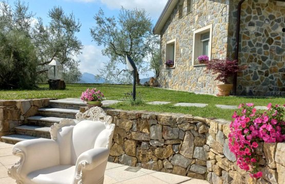 Zu verkaufen Villa Ruhiges Gebiet Dolceacqua Liguria